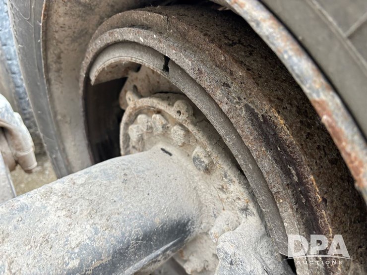 international-4900-image-52