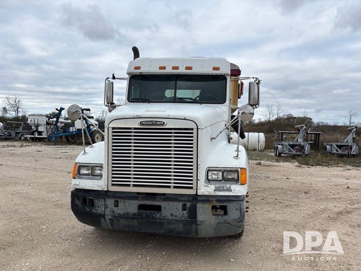 freightliner-fld112-image-21