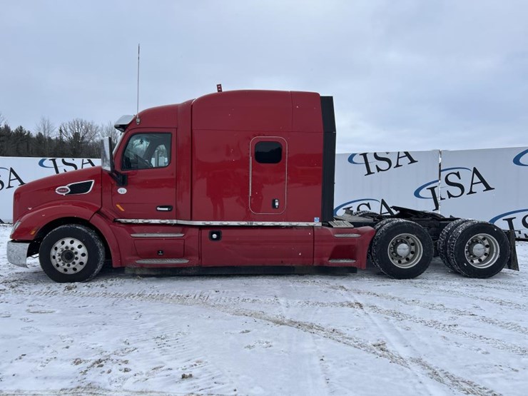 2017-peterbilt-579-image-2