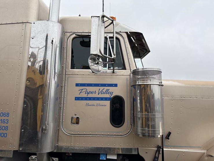 1999-peterbilt-379-image-13