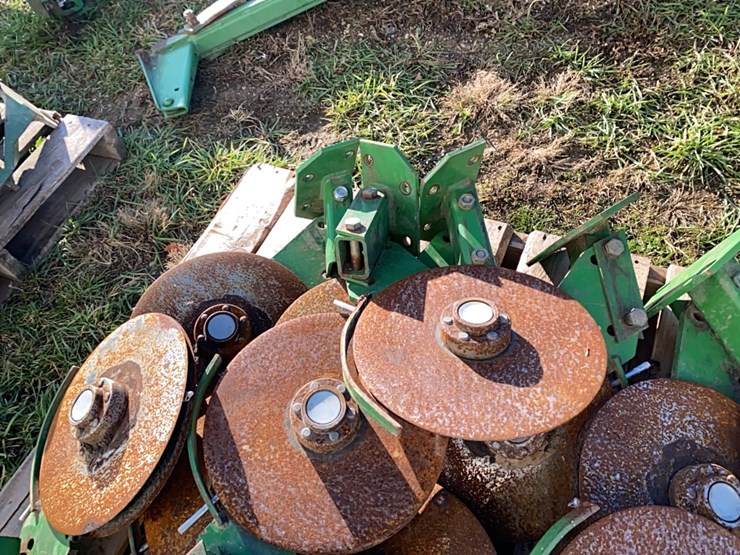 12---jd-dble-fertilizer-discs-for-2x2-image-6