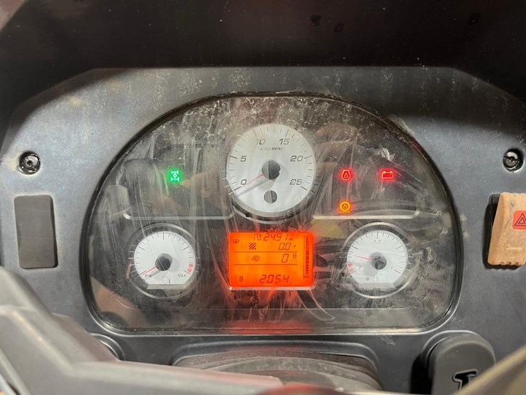 massey-ferguson-4708-image-25