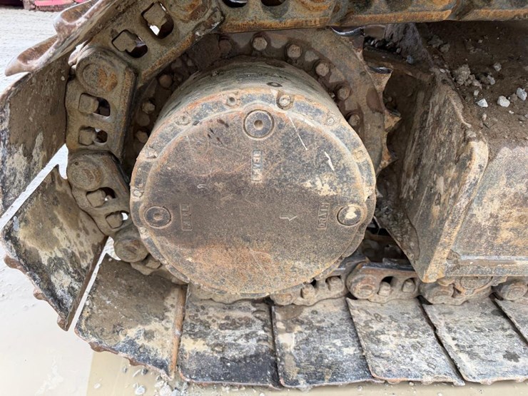 case-cx160b-image-21