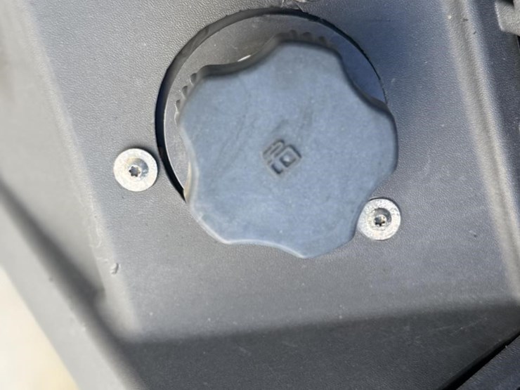 2019-john-deere-gator-xuv-835r-image-19