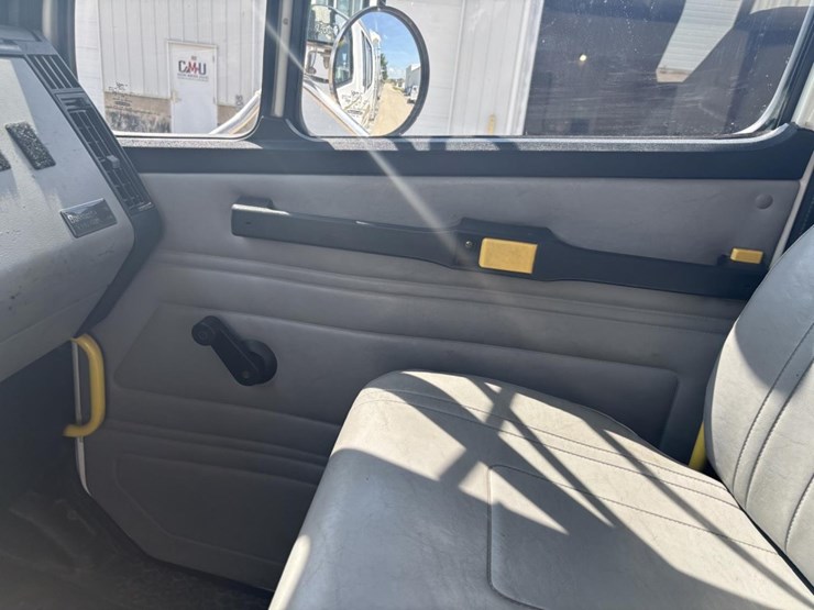 freightliner-fl80-image-66