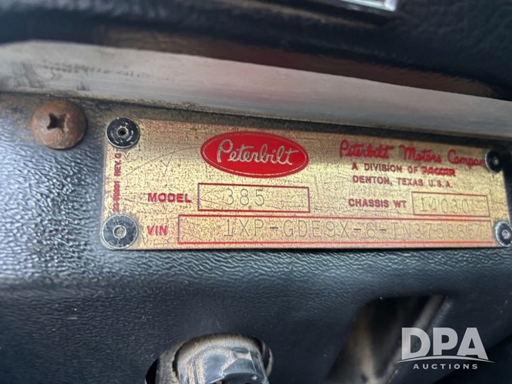 peterbilt-385-image-81