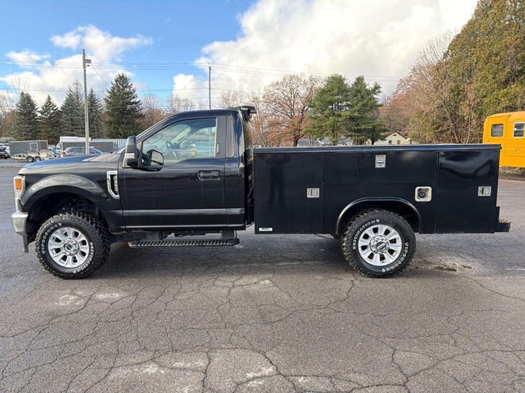 2021-ford-f350-image-1