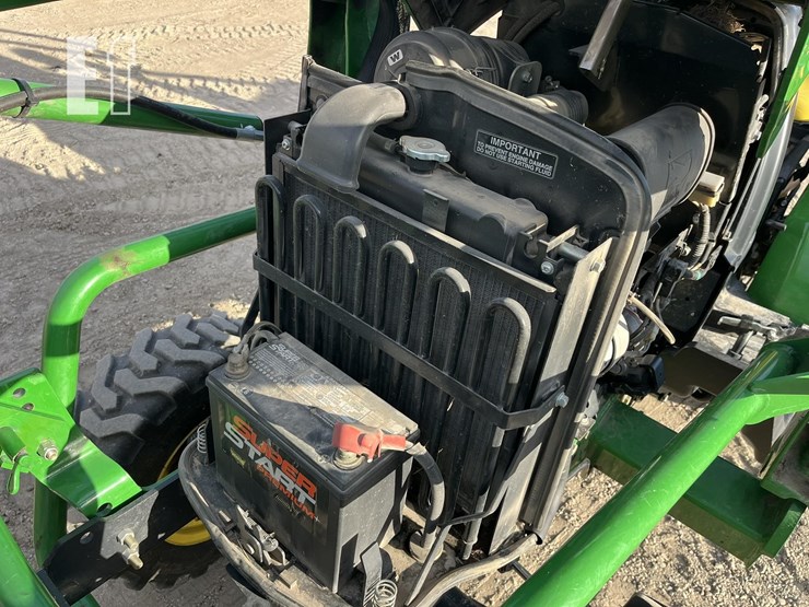 john-deere-2320-image-3