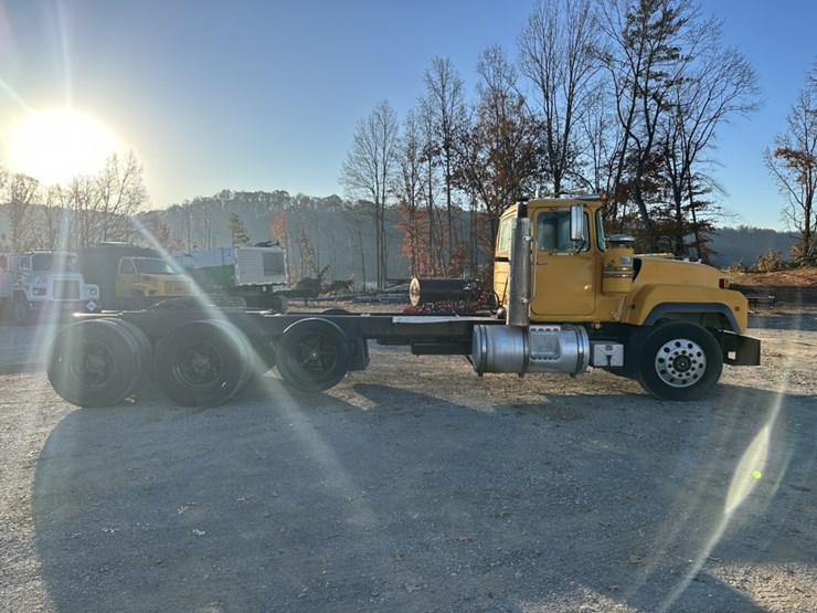 1996-mack-rd688s-image-6