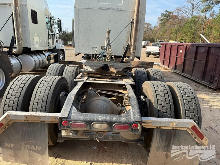 2020-mack-anthem-truck-image-4