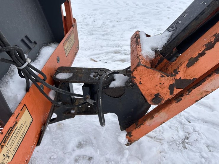 jlg-e300ajp-image-15