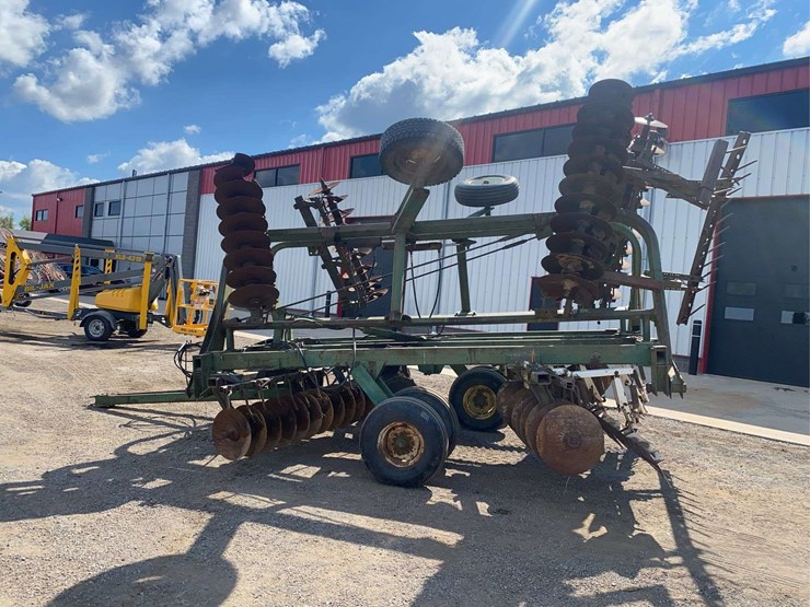 john-deere-235-image-7