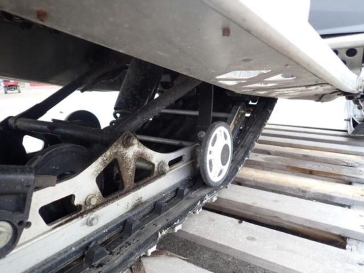 caterpillar-570-image-43