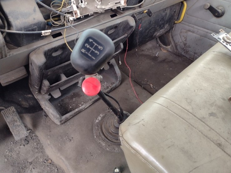 freightliner-fl70-image-11