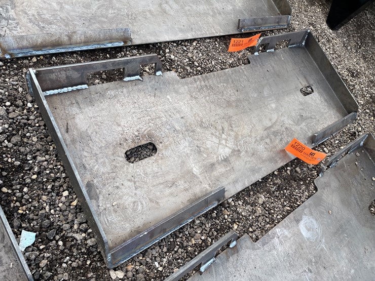 #1221-•-skidsteer-adapter-plates-image-2