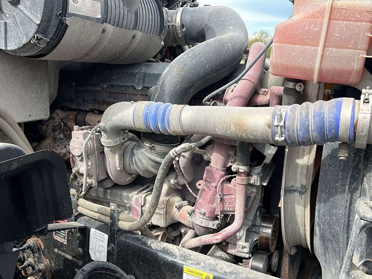 2018-mack-gu-granite-6-axle-dump-truck-image-35