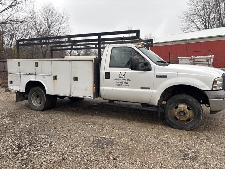 ford-f350-xl-image-5