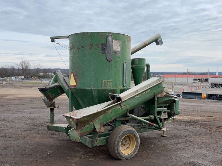 john-deere-400-image-3