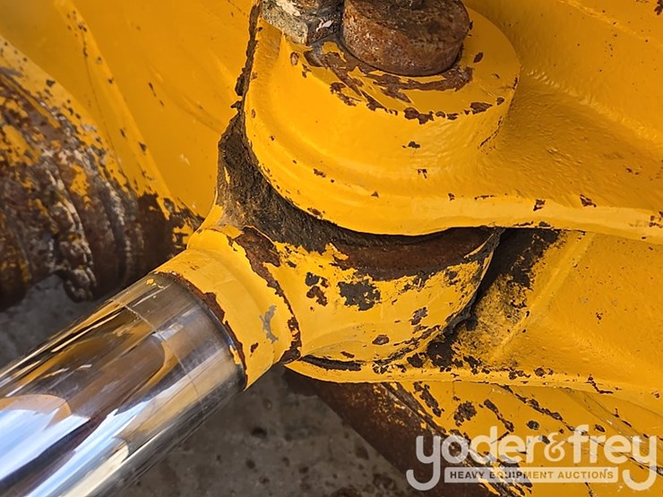 2018-komatsu-d61pxi-24-image-50