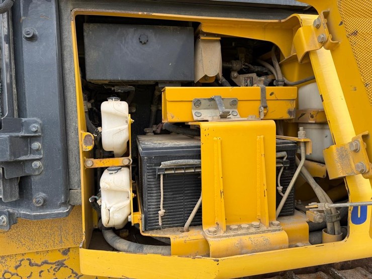 2015-komatsu-d51ex-22-image-17