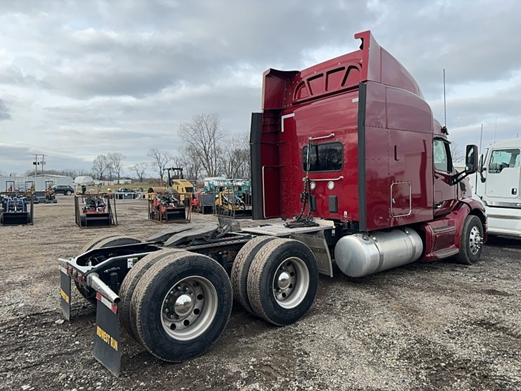 2020-peterbilt-579-image-3