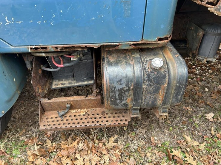 international-4700-image-39