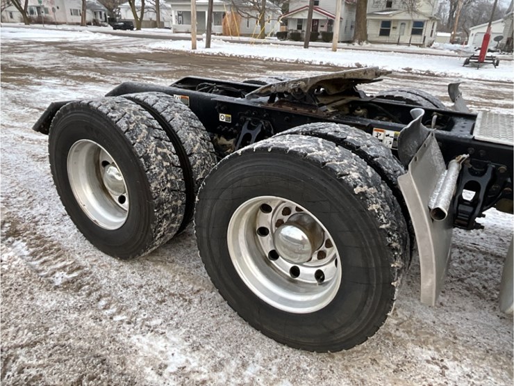 2020-kenworth-t880-image-8