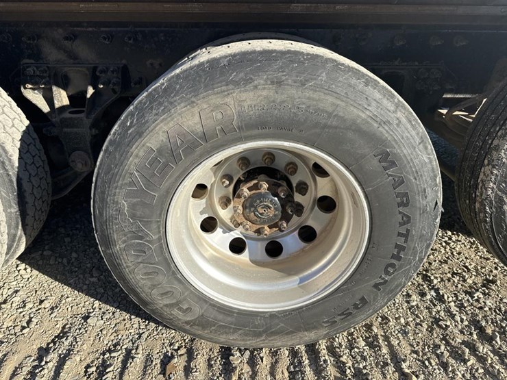 2017-international-hx615-image-68