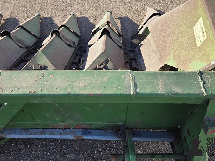 john-deere-9r22-corn-head-image-17