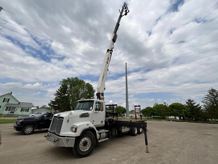 western-star-4700sb-image-1