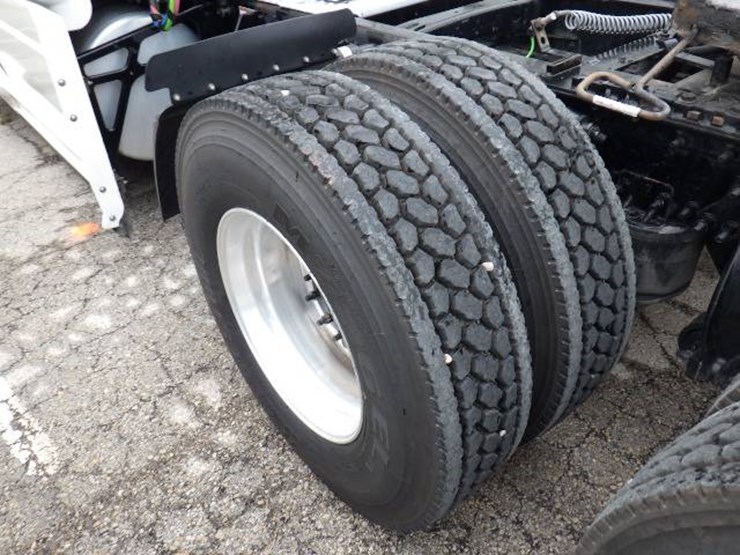 freightliner-cascadia-125-image-14