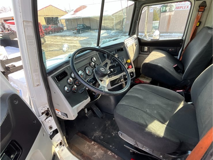 western-star-4700sb-image-21