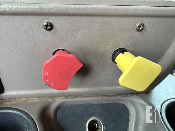 2003-kenworth-t2000-image-37