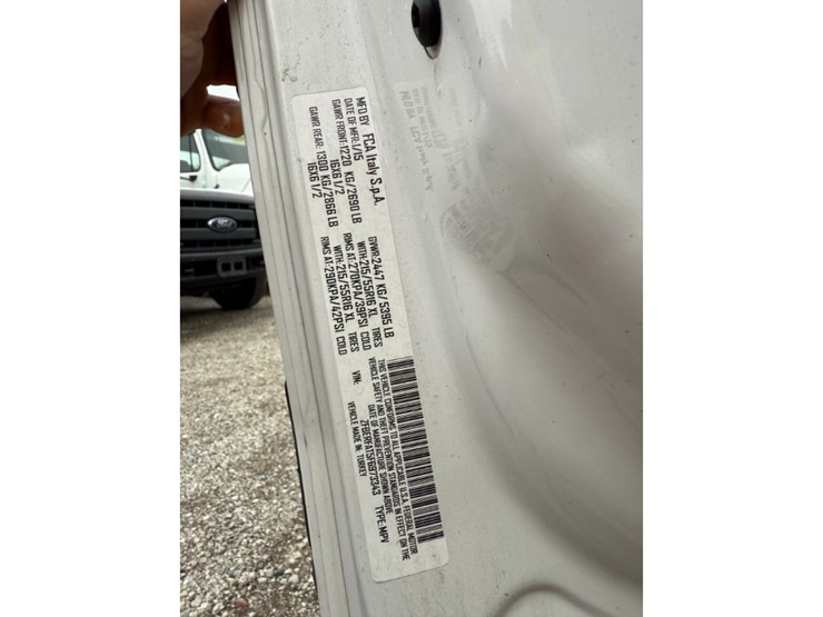 2015-ram-promaster-city-image-19