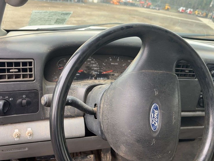 2004-ford-f350-image-30