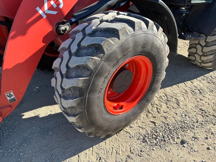 2022-kubota-r640-image-14