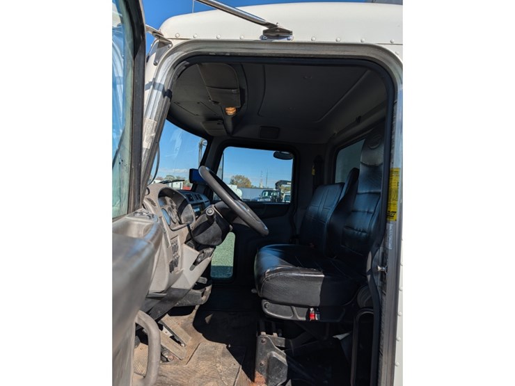 2017-peterbilt-337-image-20