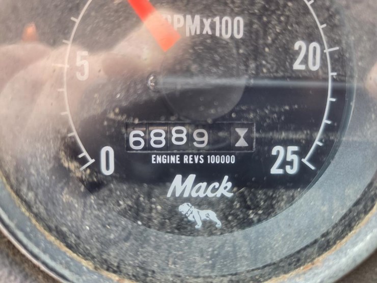 mack-rd690s-image-73