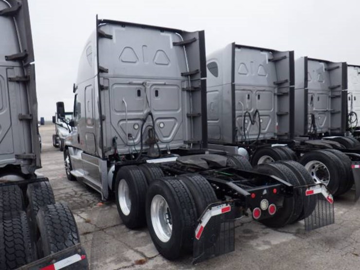 freightliner-cascadia-125-image-19