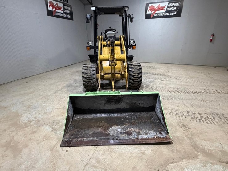 2015-caterpillar-903c-image-8