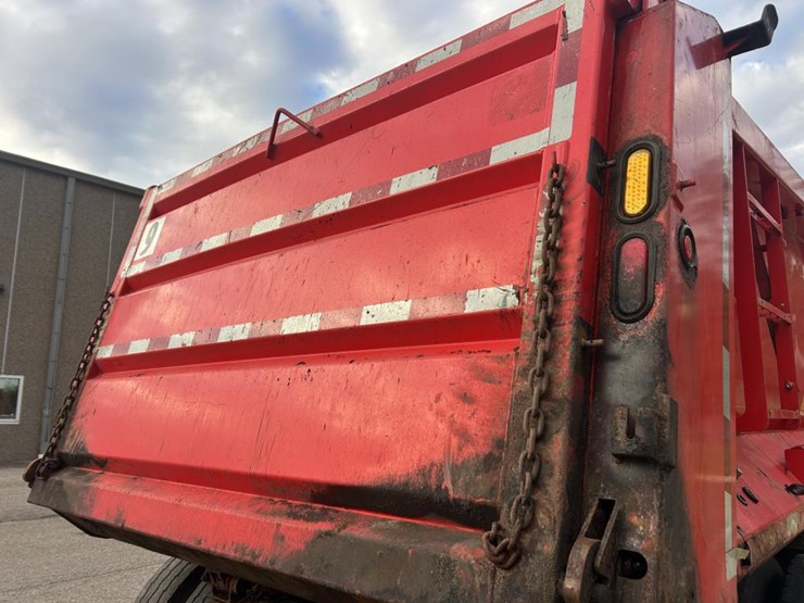 #1673-•-2002-international-workstar-tri-axle-dump-truck-image-18