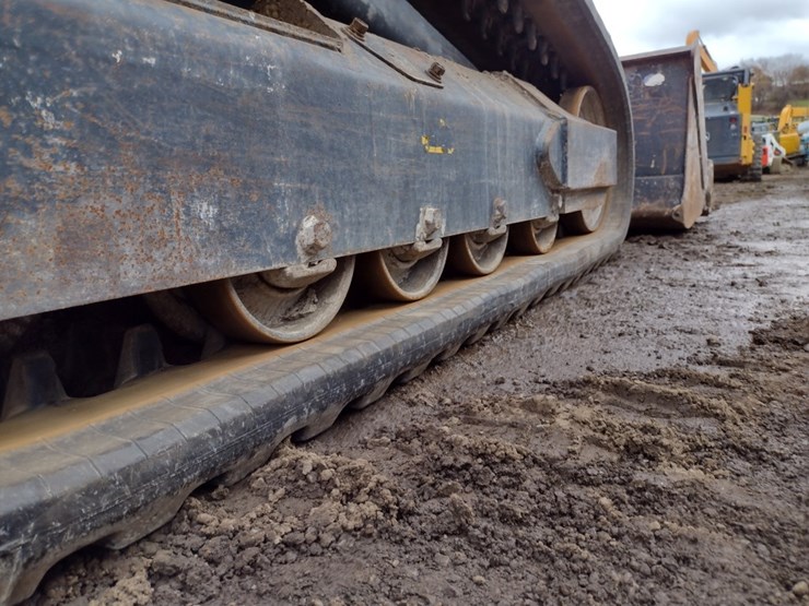 kubota-svl65-2-image-31