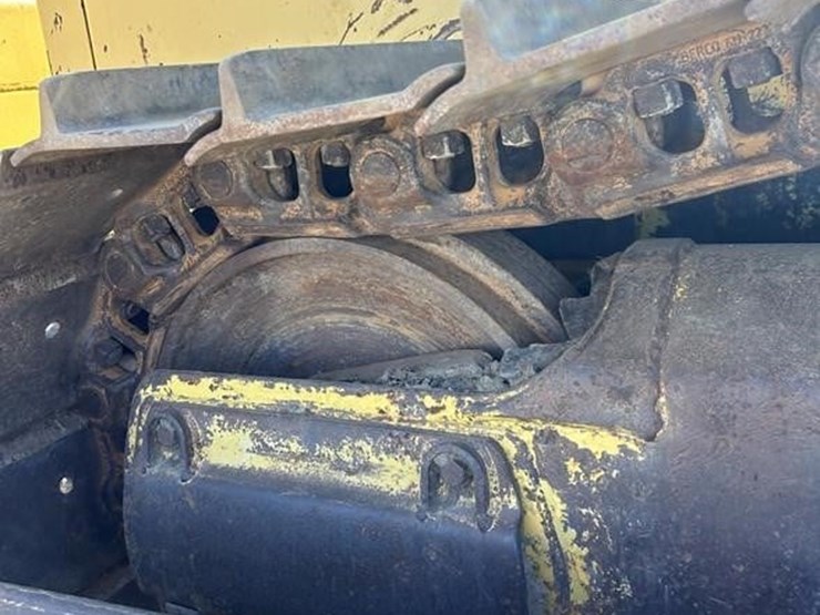 komatsu-d65ex-12-image-28