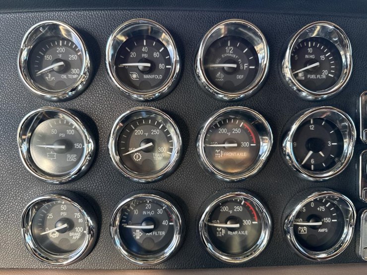 2012-peterbilt-389-image-80