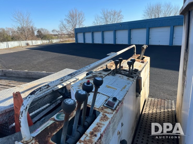 freightliner-fl112-image-4