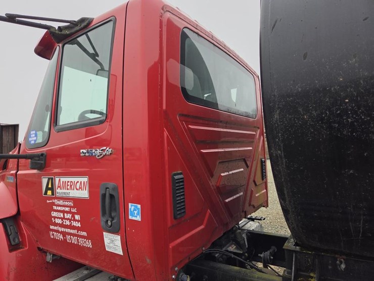 2011-international-durastar-4400-image-23