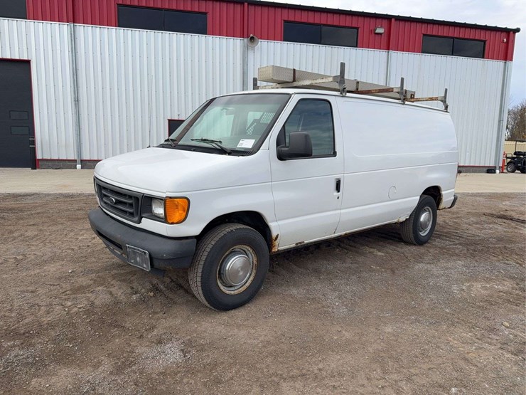 2005-ford-econovan-image-1
