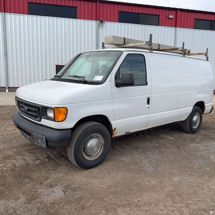 2005 FORD ECONOVAN