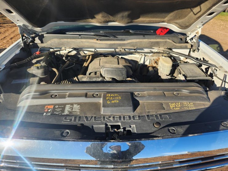 2017-chevrolet-2500-image-33