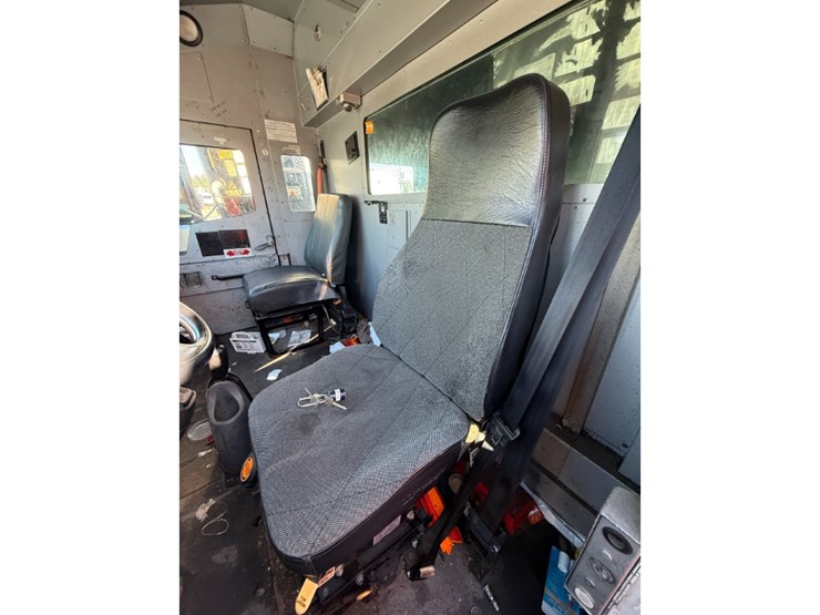 international-durastar-4300-image-13